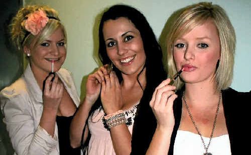 Rachelle Springate, Cherish Wells and Rachael Eddison prepare for Ladies’ Day at Allman Park today. Rachelle Springate, Cherish Wells and Rachael Eddison prepare for Ladies’ Day at Allman Park today.